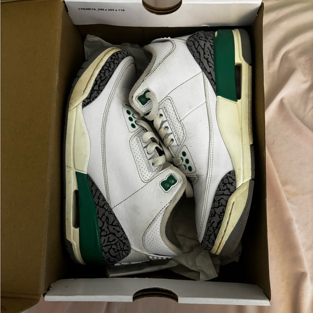 Women’s Air Jordan 3 retro’s Lucky Green